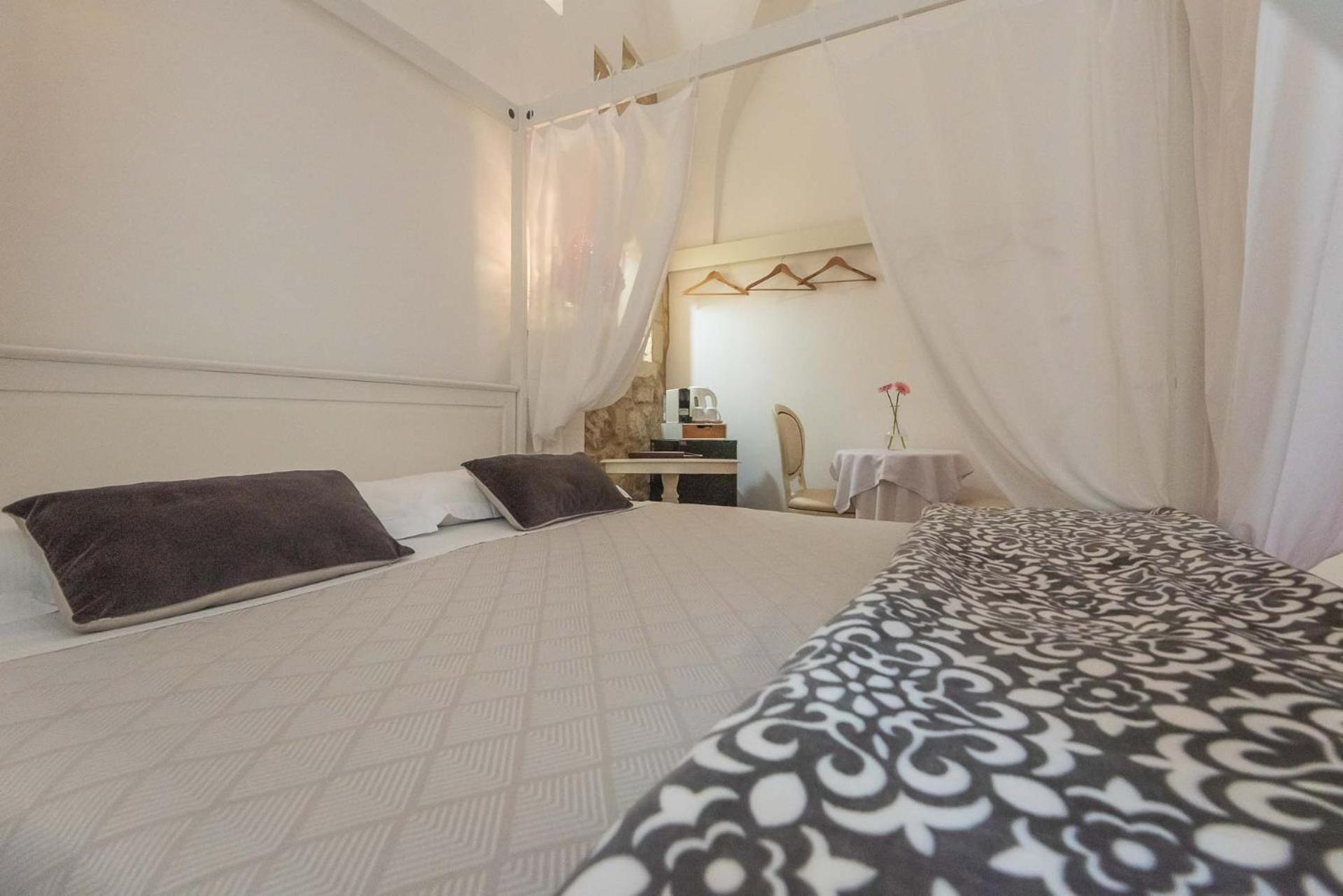לצ'ה Le Nicchie Luxury Rooms מראה חיצוני תמונה