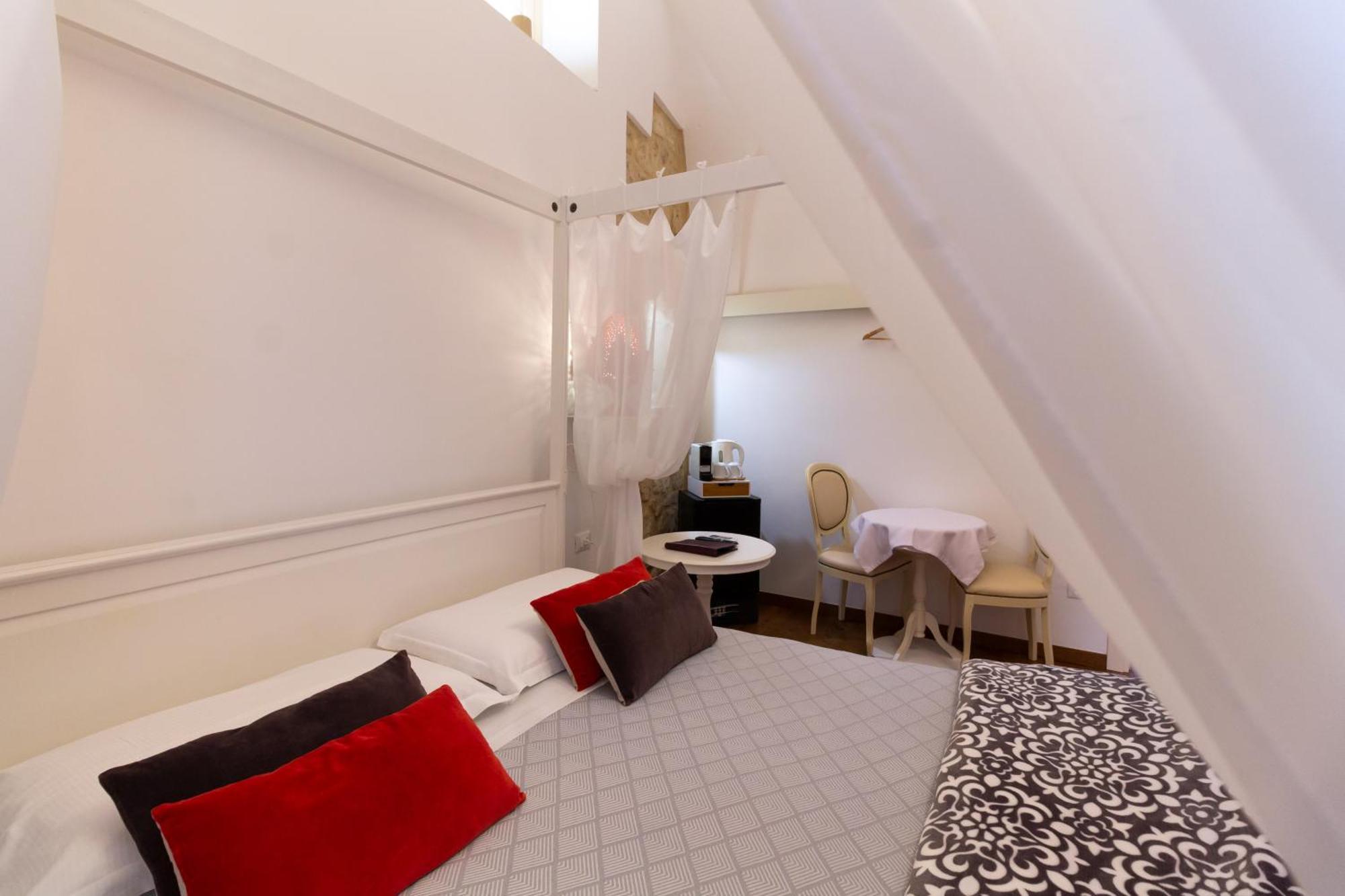 לצ'ה Le Nicchie Luxury Rooms חדר תמונה